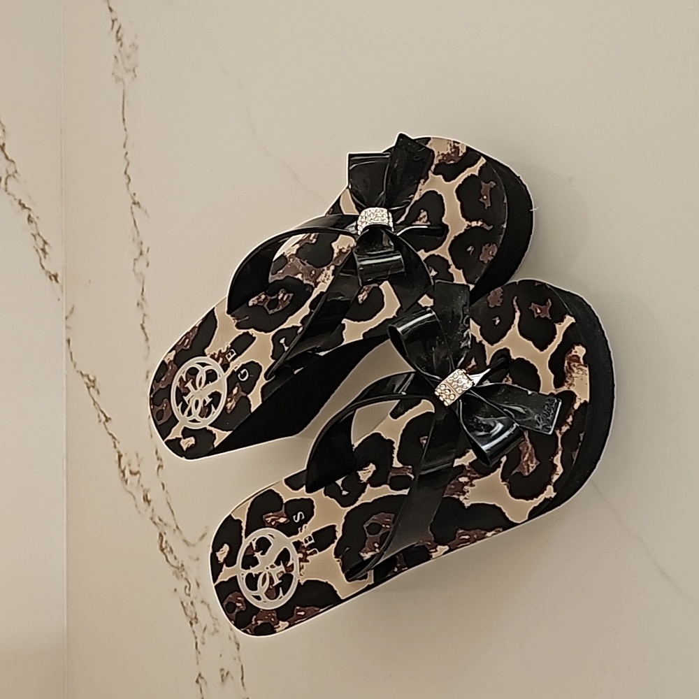 Guess Platform Flip-flops
